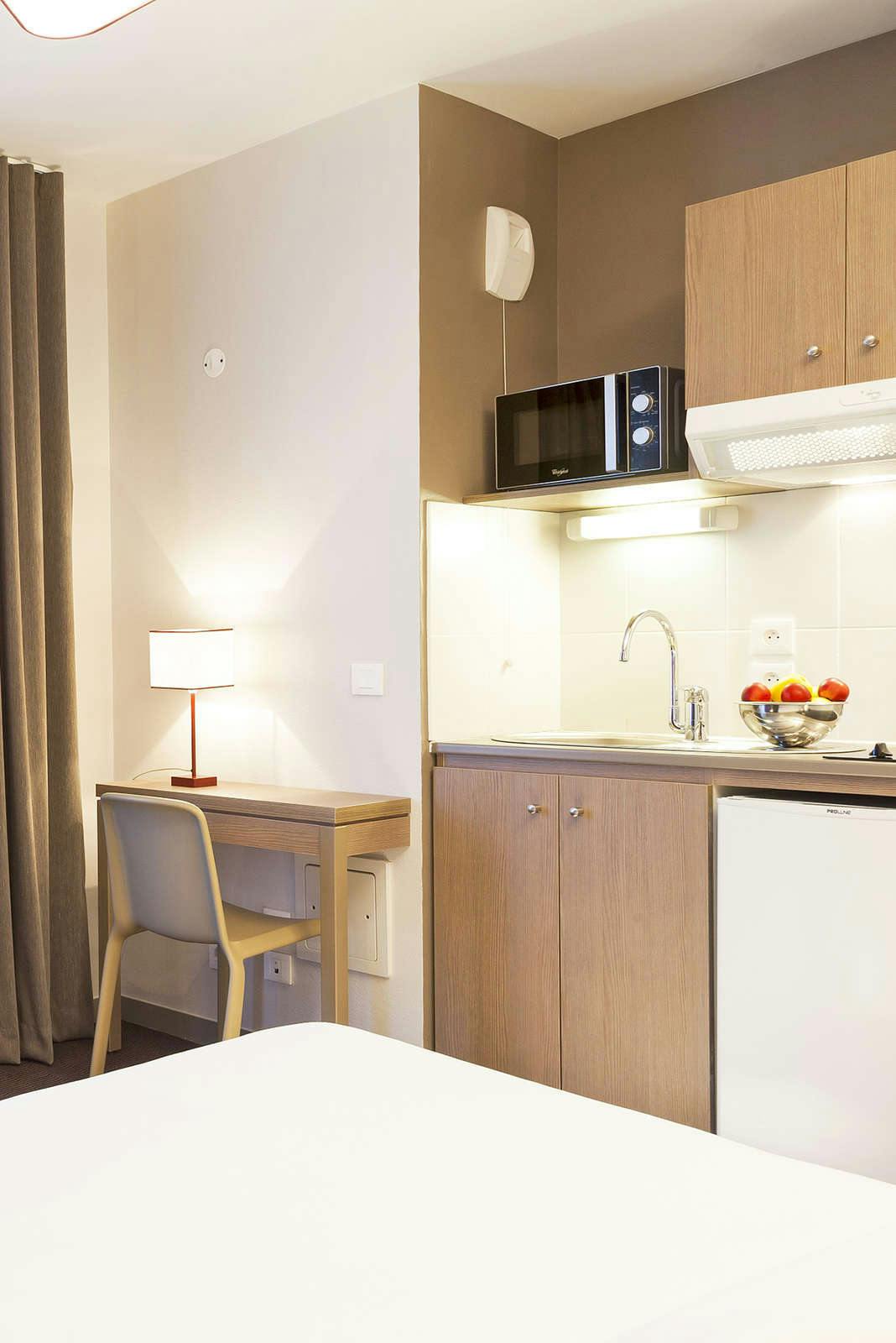 Hotel Nehô Suites Porte de Genève - Gare Annemasse photo 5