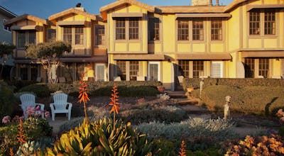 Cottage Inn by the Sea