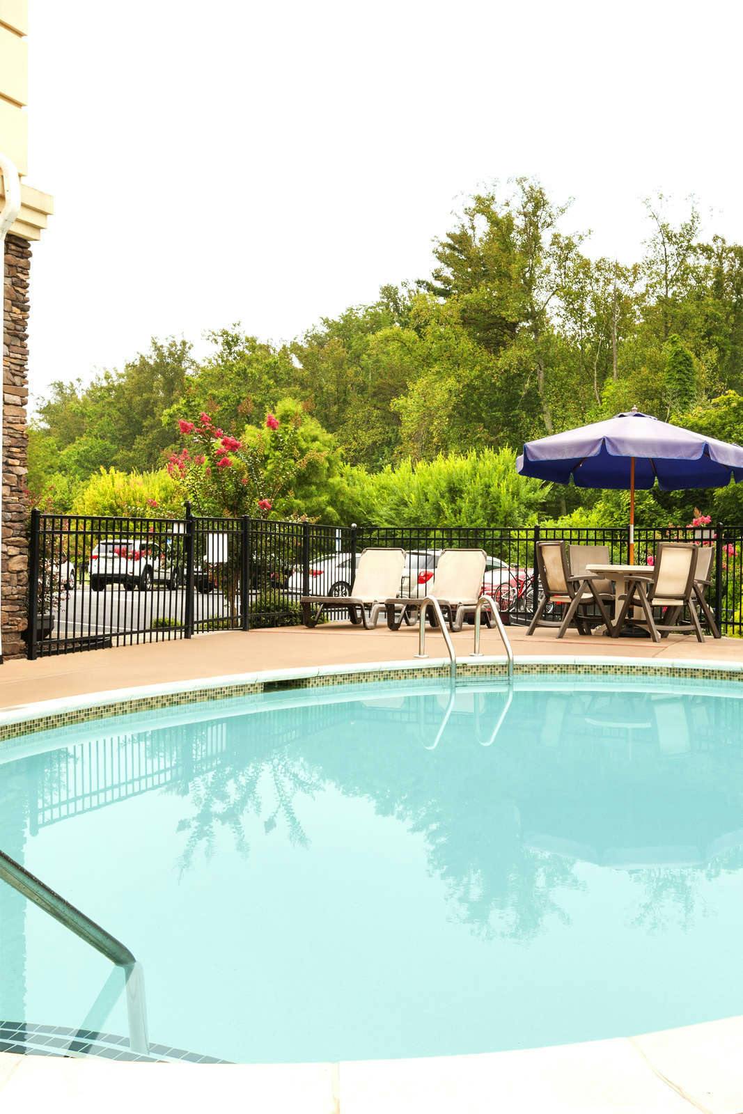 Hotel Country Inn & Suites by Radisson, Asheville West near Biltmore photo 5