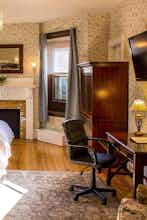 Hotel Beacon Inn at 1087 Beacon St. photo 5
