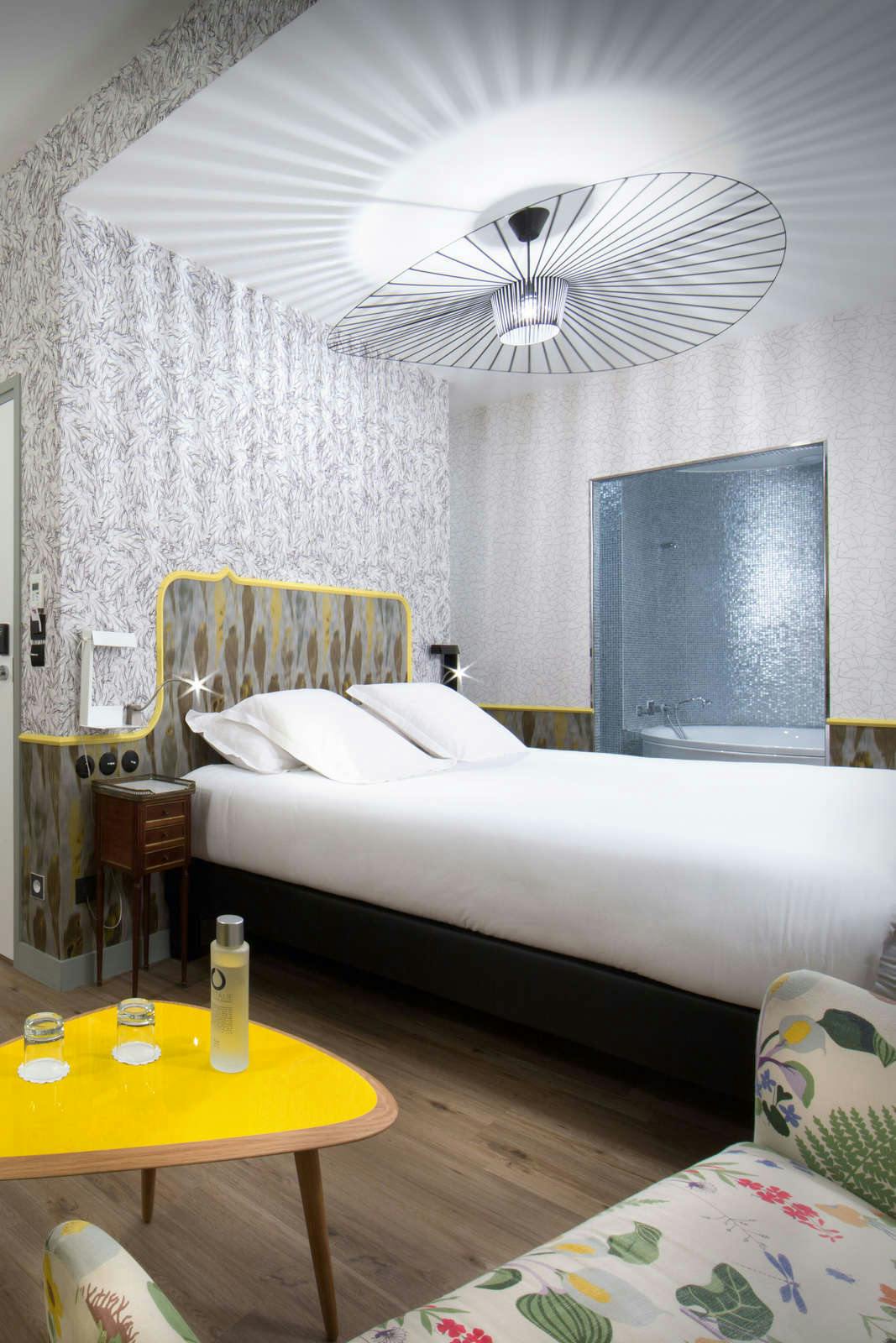 Hotel Crayon Rouge By Elegancia Paris Hoteltonight