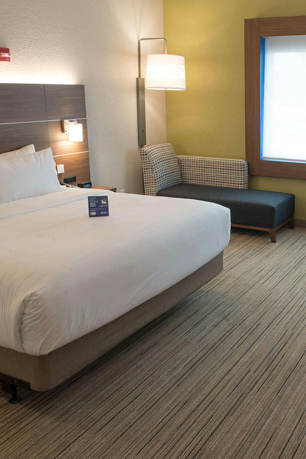 Hotel Holiday Inn Express & Suites Merrillville photo 2