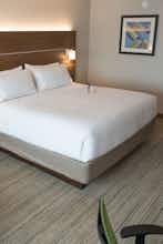Hotel Holiday Inn Express & Suites Merrillville photo 5
