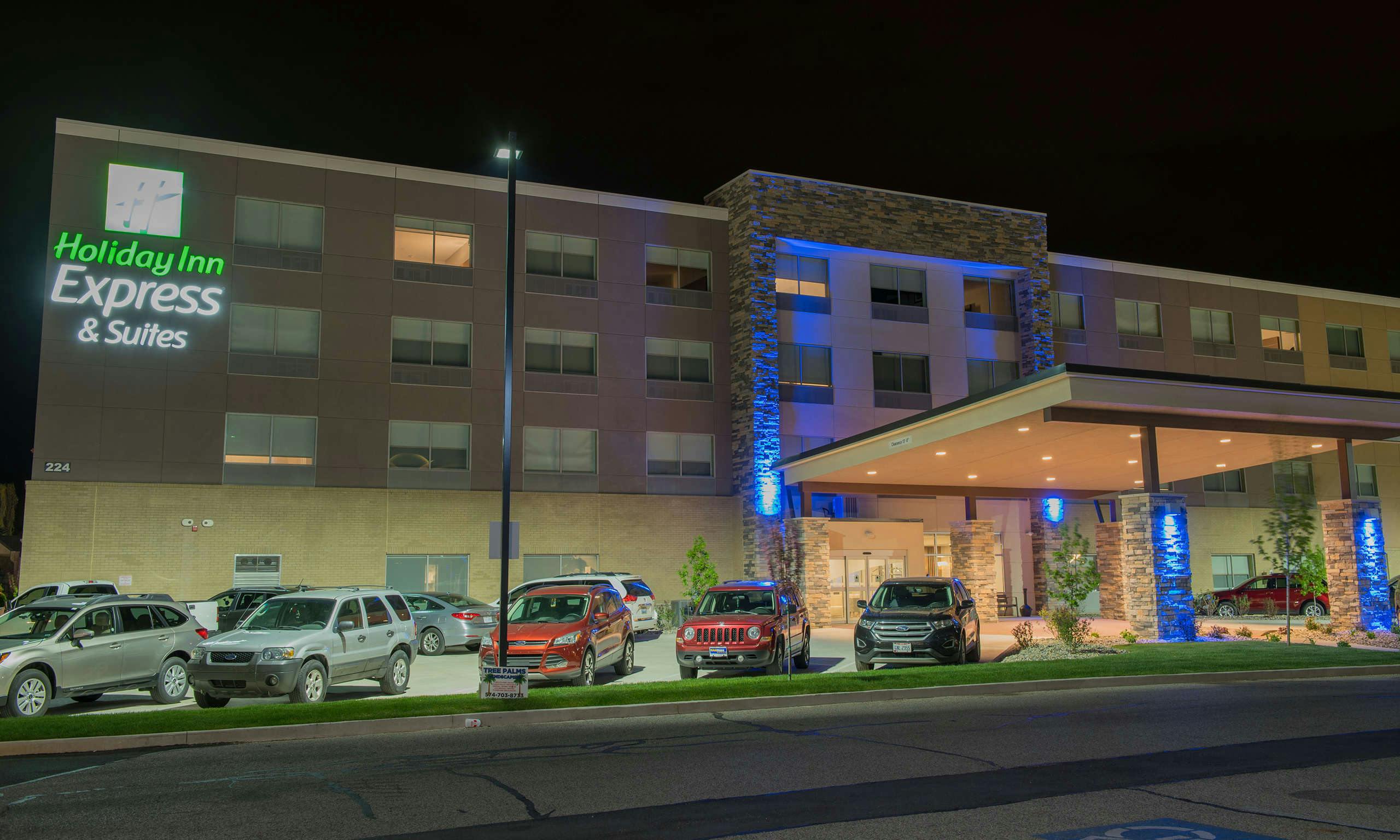 Holiday Inn Express & Suites Merrillville