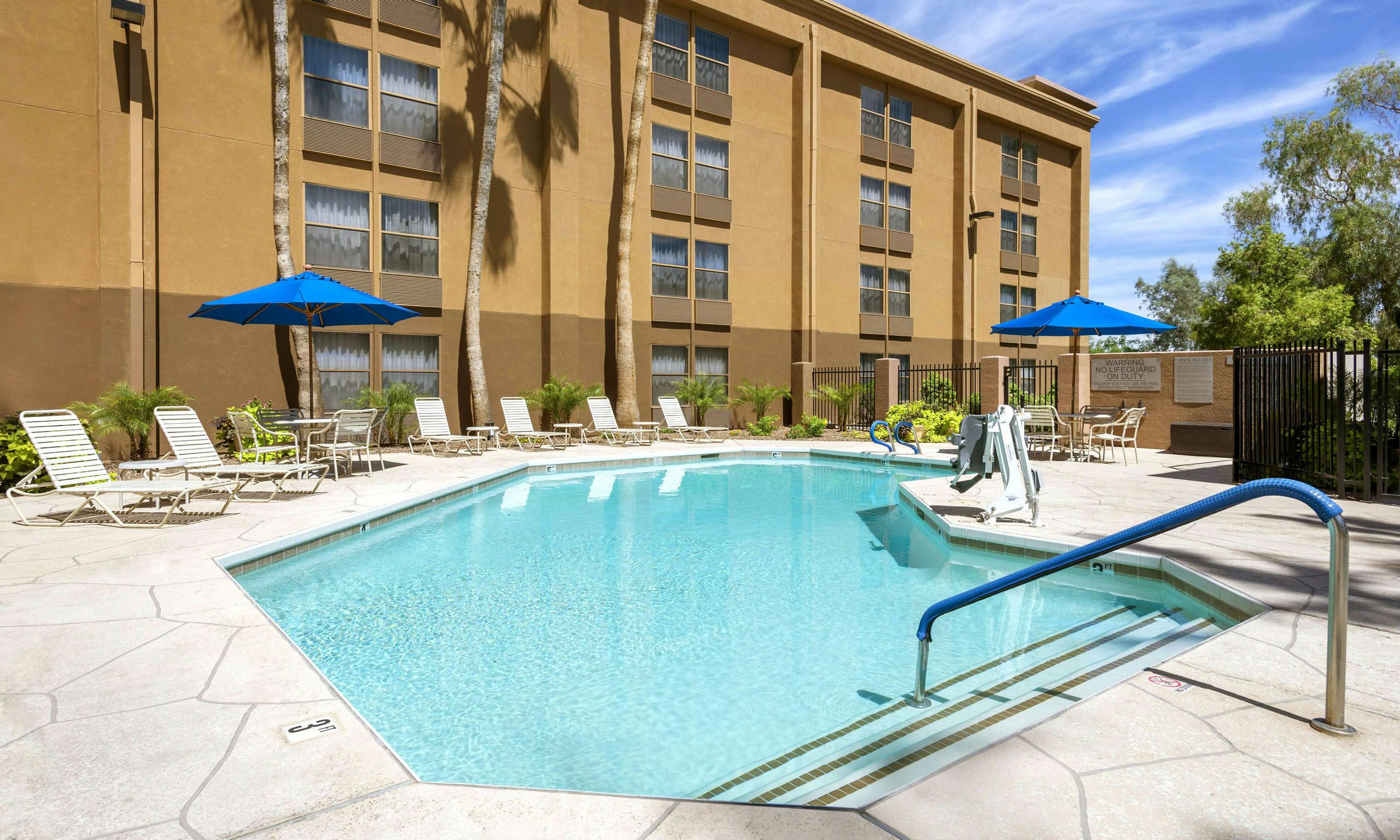 GreenTree Inn and Suites Phoenix Sky Harbor