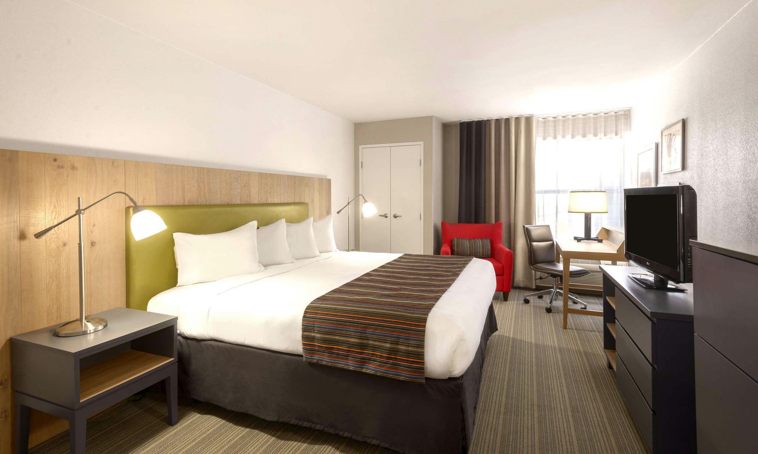Hotel GreenTree Inn and Suites Phoenix Sky Harbor photo 3