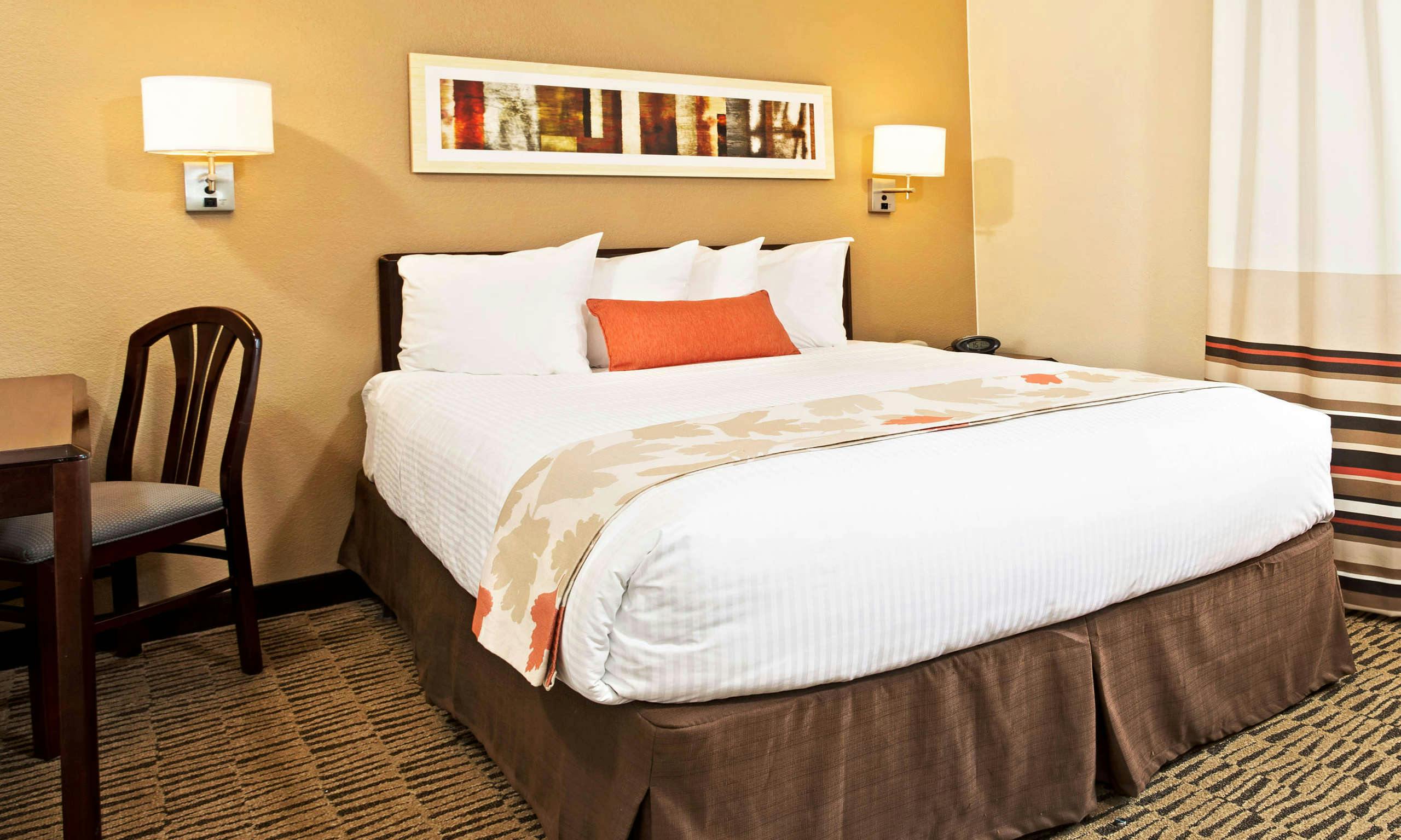 Hotel MainStay Suites Cincinnati Blue Ash photo 1