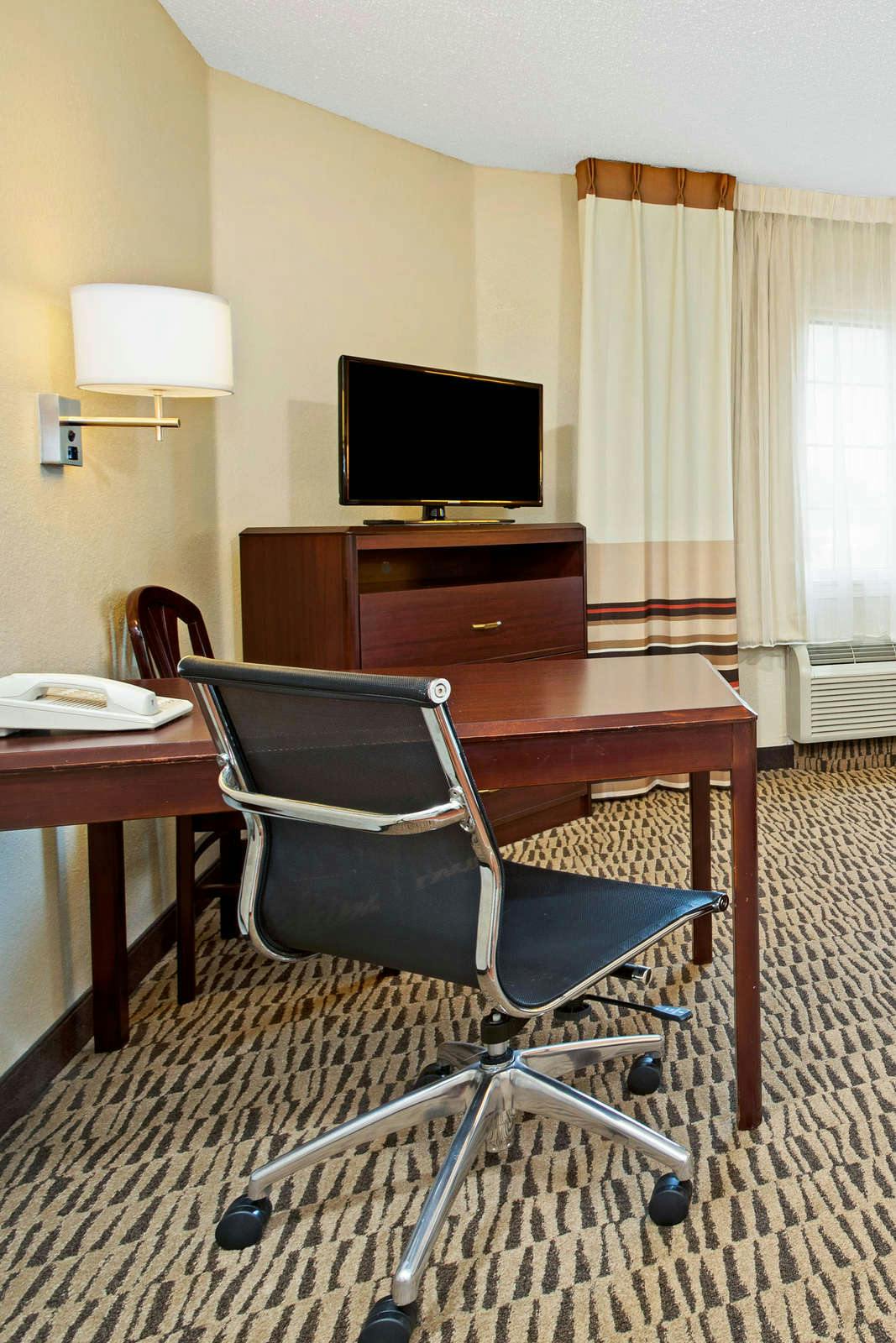 Hotel MainStay Suites Cincinnati Blue Ash photo 2