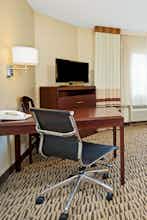 Hotel MainStay Suites Cincinnati Blue Ash photo 2