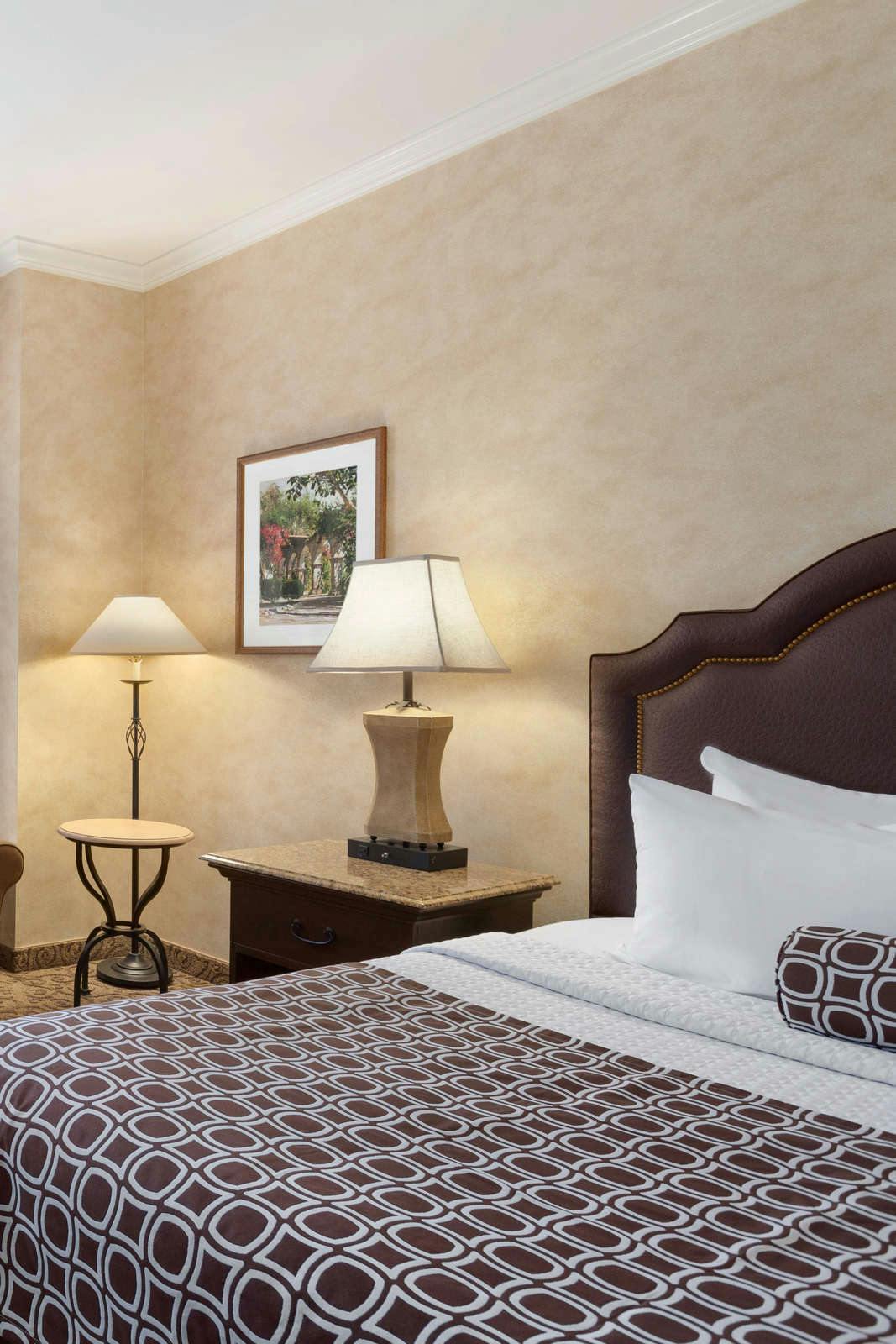 Hotel Delta Hotel Anaheim Garden Grove photo 2