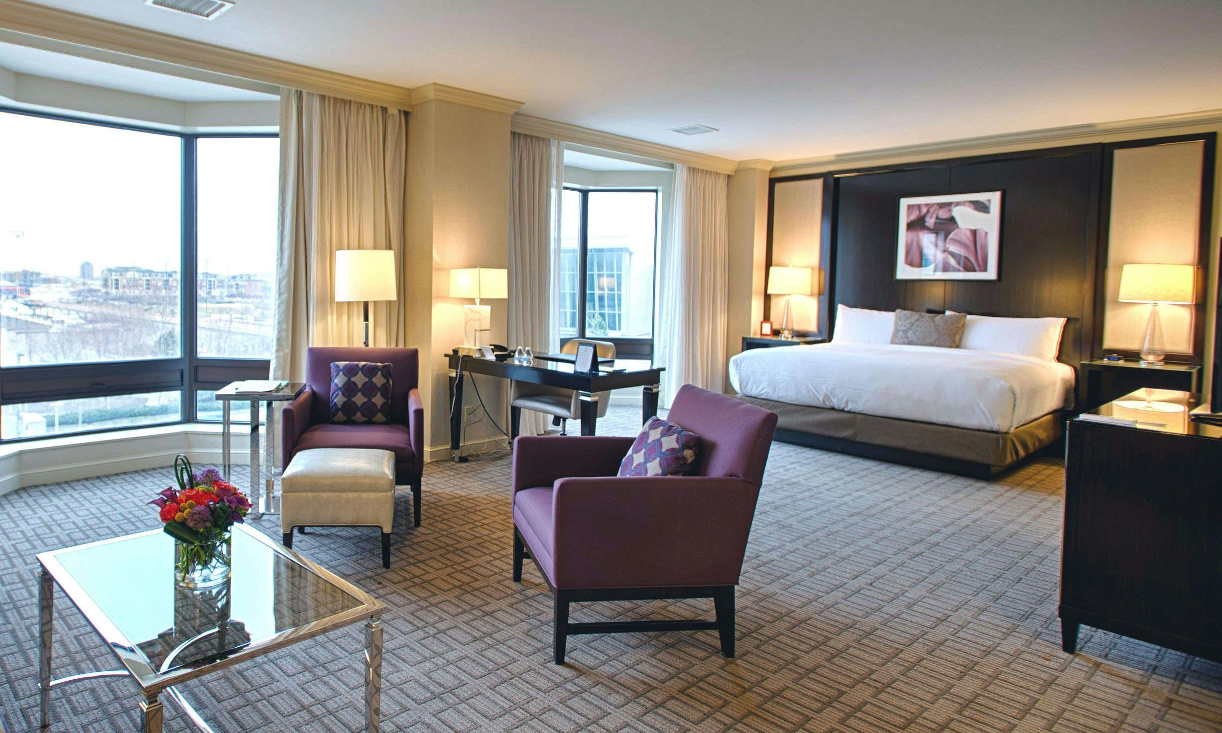 Royal Sonesta Harbor Court Baltimore - Premier Suite