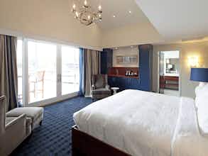 Hotel The Boathouse Waterfront Hotel photo 2