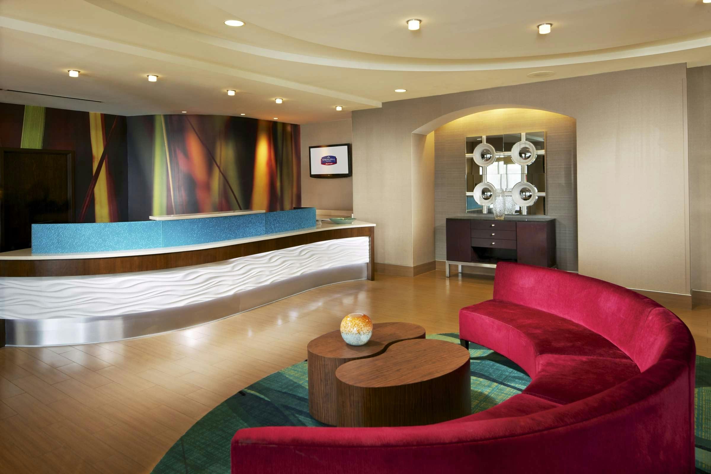 Hotel SpringHill Suites Newark Liberty Airport photo 3