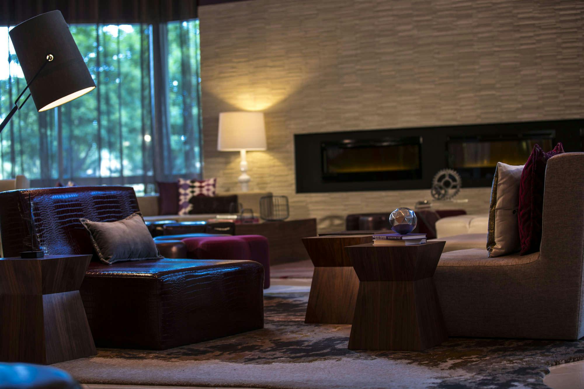 Renaissance Chicago O'Hare Suites Hotel