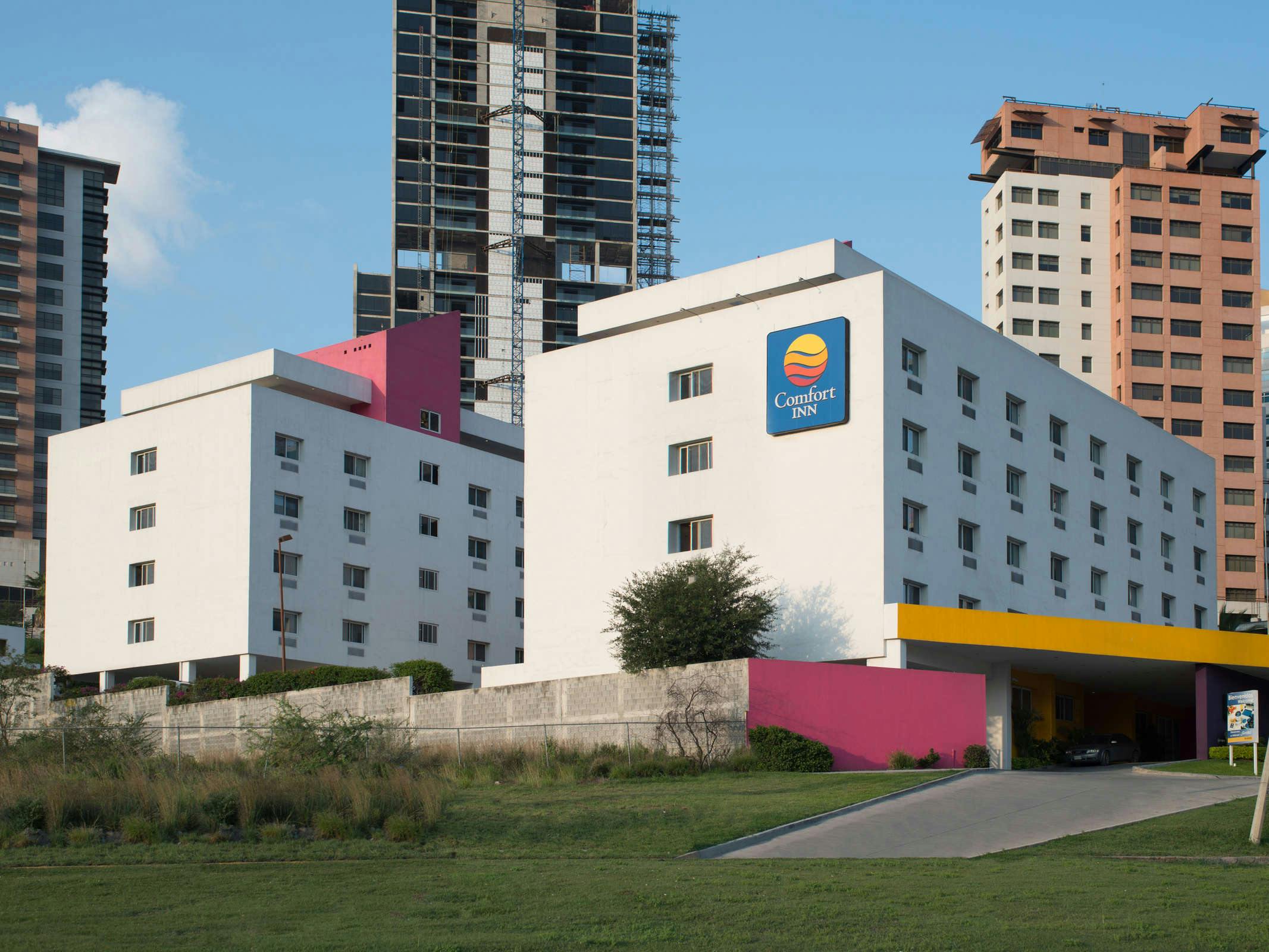 Comfort Inn Monterrey Valle