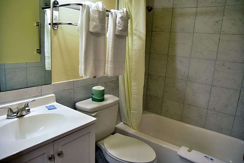 Hotel Marina Inn photo 3