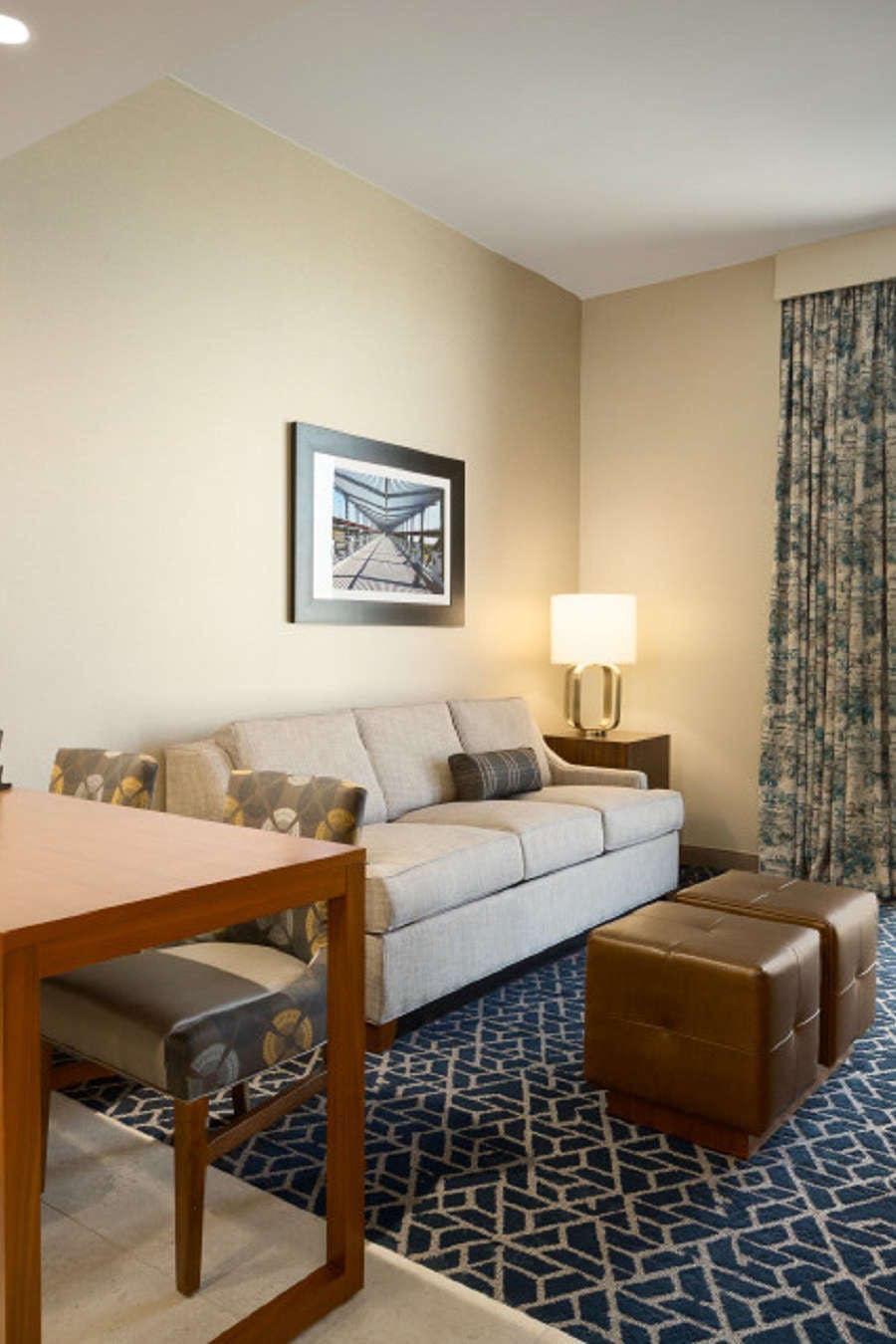 Hotel Embassy Suites by Hilton Denton Convention Center photo 4