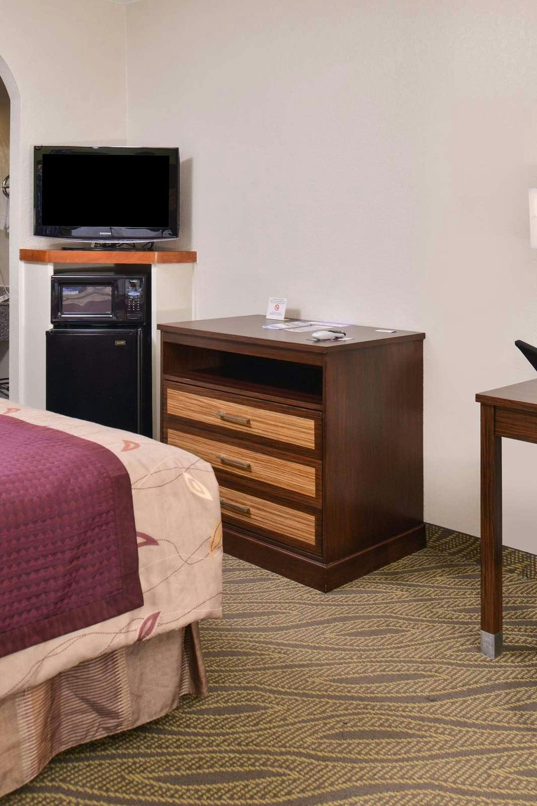 Hotel Americas Best Value Inn & Suites - Downtown photo 3