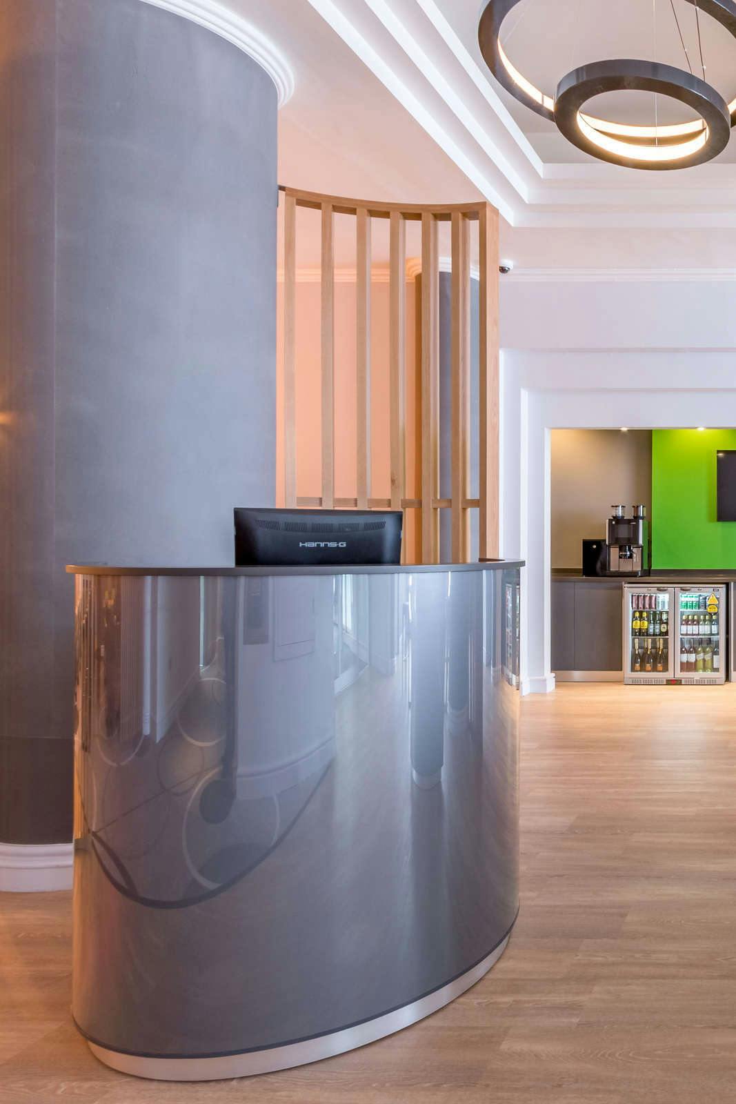 Hotel Thistle Express London Luton photo 5