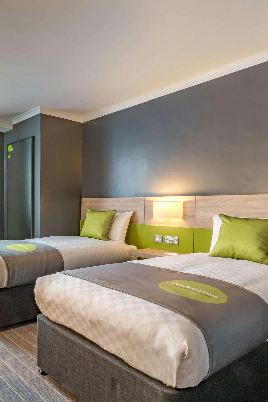 Hotel Thistle Express London Luton photo 2