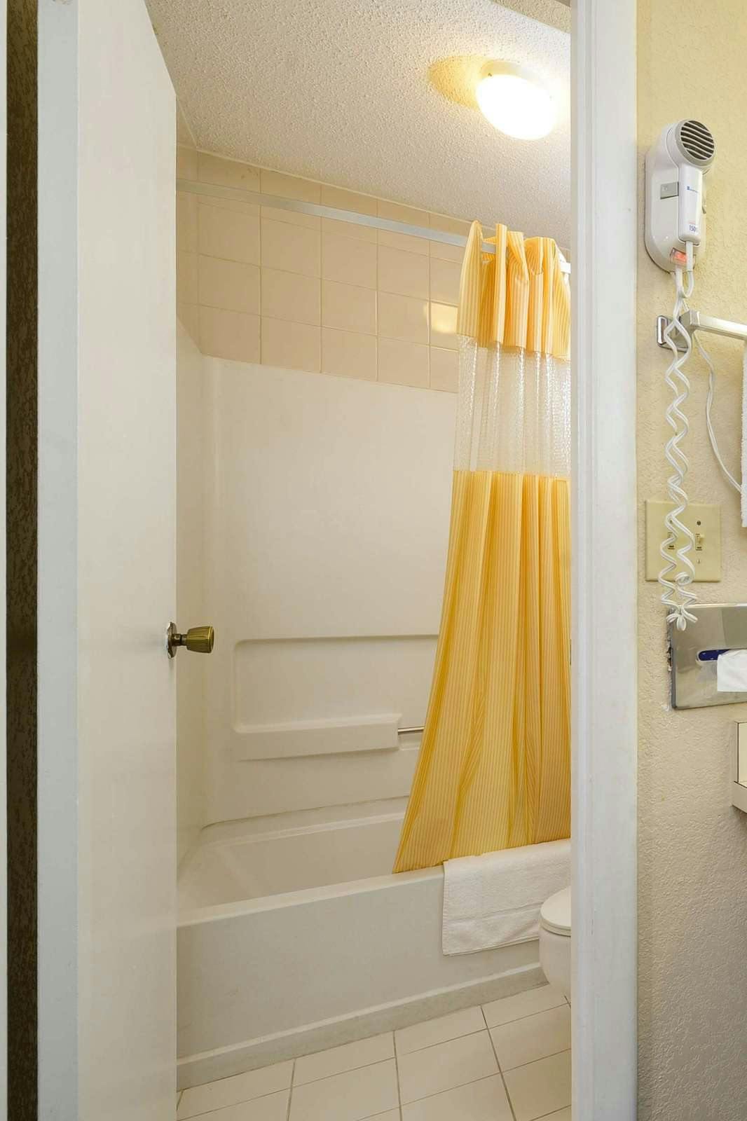 Hotel Americas Best Value Inn Winnsboro photo 5