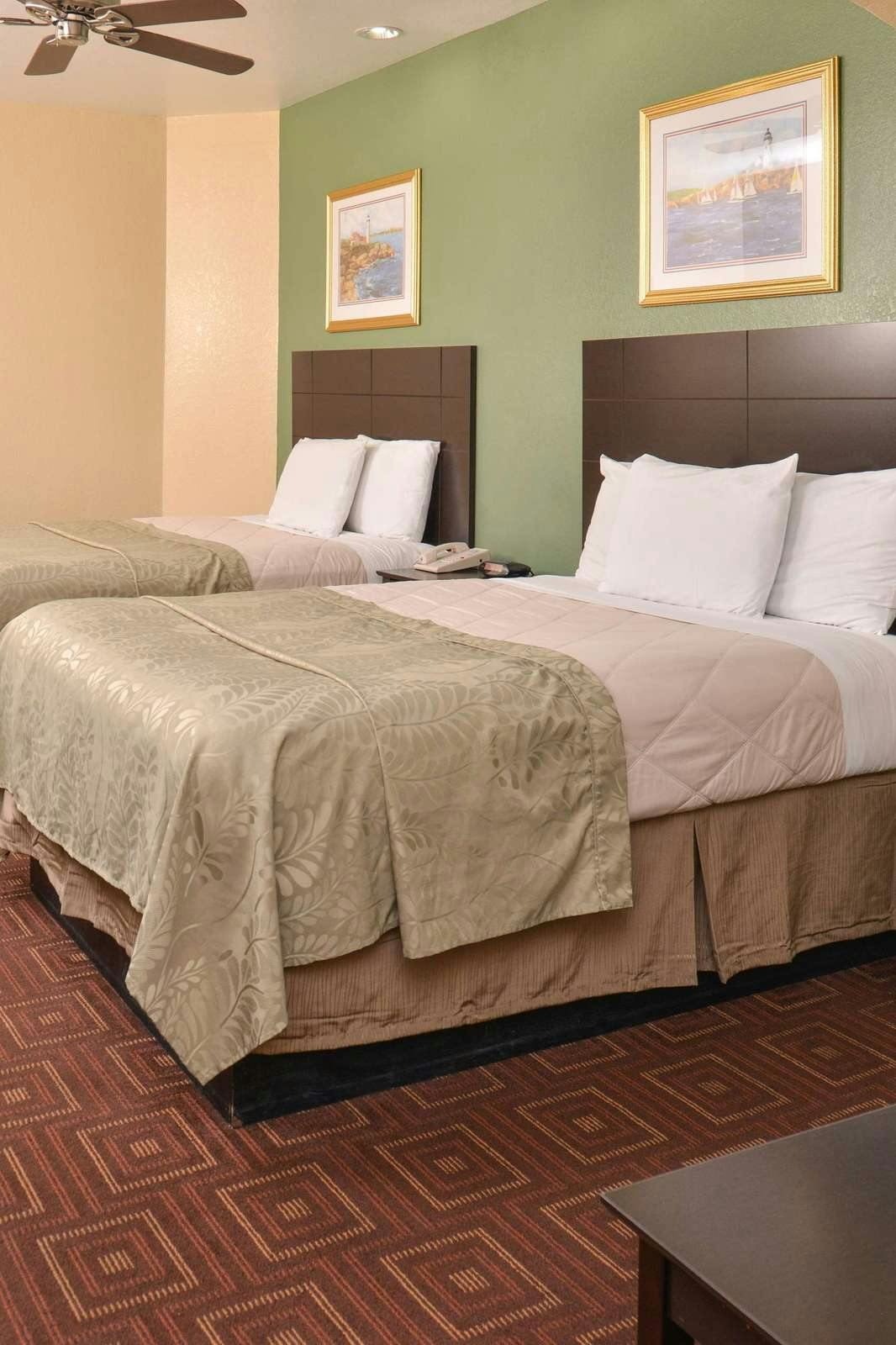 Hotel Americas Best Value Inn Baytown photo 2