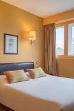 Hotel The Originals City, Hotel Napoleon, La Roche-sur-Yon photo 2