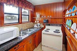 Hotel Clarion Inn Surfrider Resort photo 3