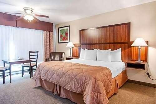 Clarion Inn Surfrider Resort