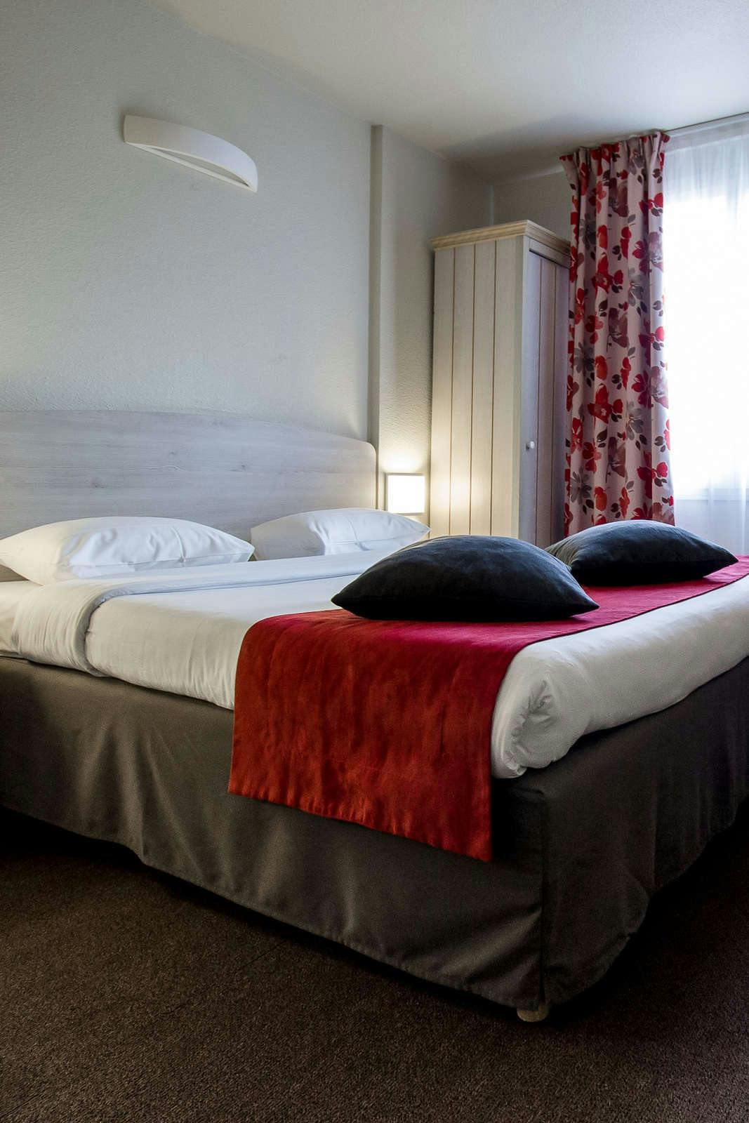 Hotel Campanile Val de France photo 1