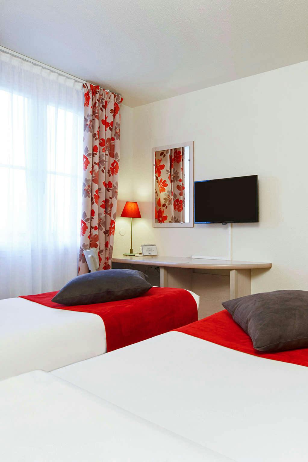 Hotel Campanile Val de France photo 5