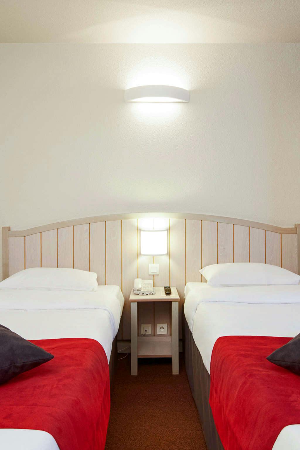 Hotel Campanile Val de France photo 4