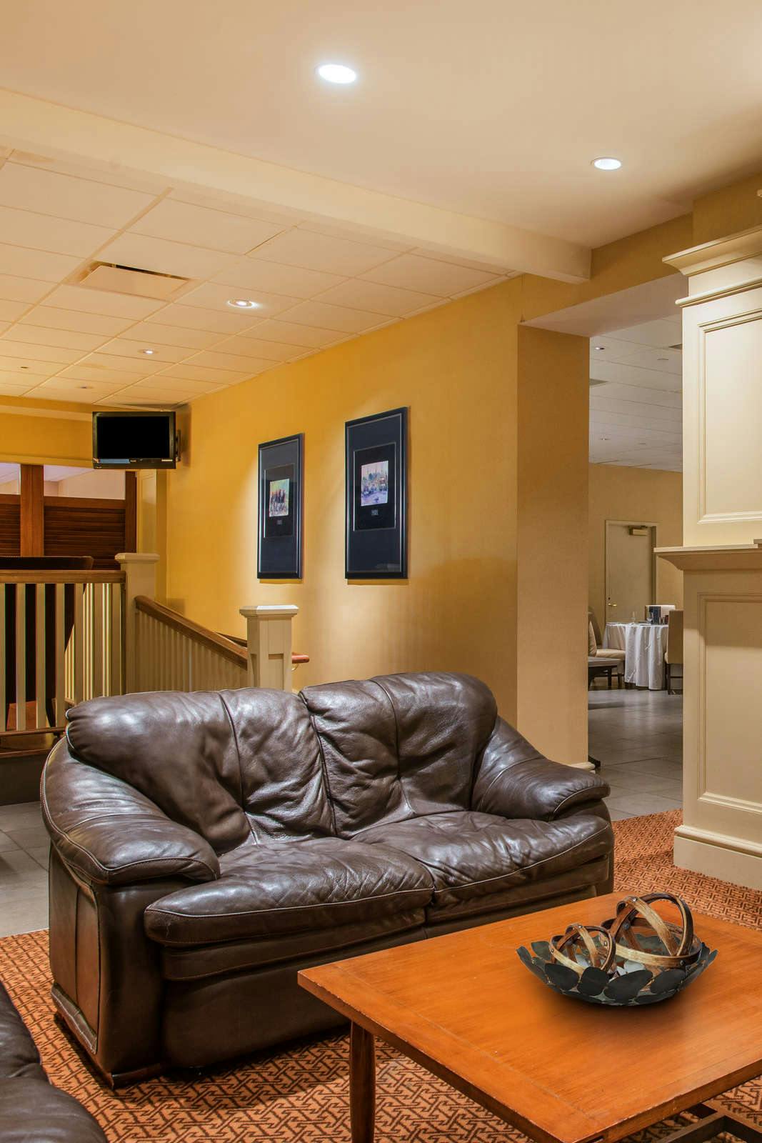 Hotel Doubletree By Hilton Boston North Shore photo 3