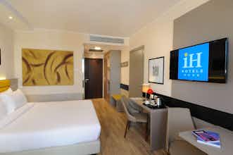 Hotel IH Hotels Milano Lorenteggio photo 3