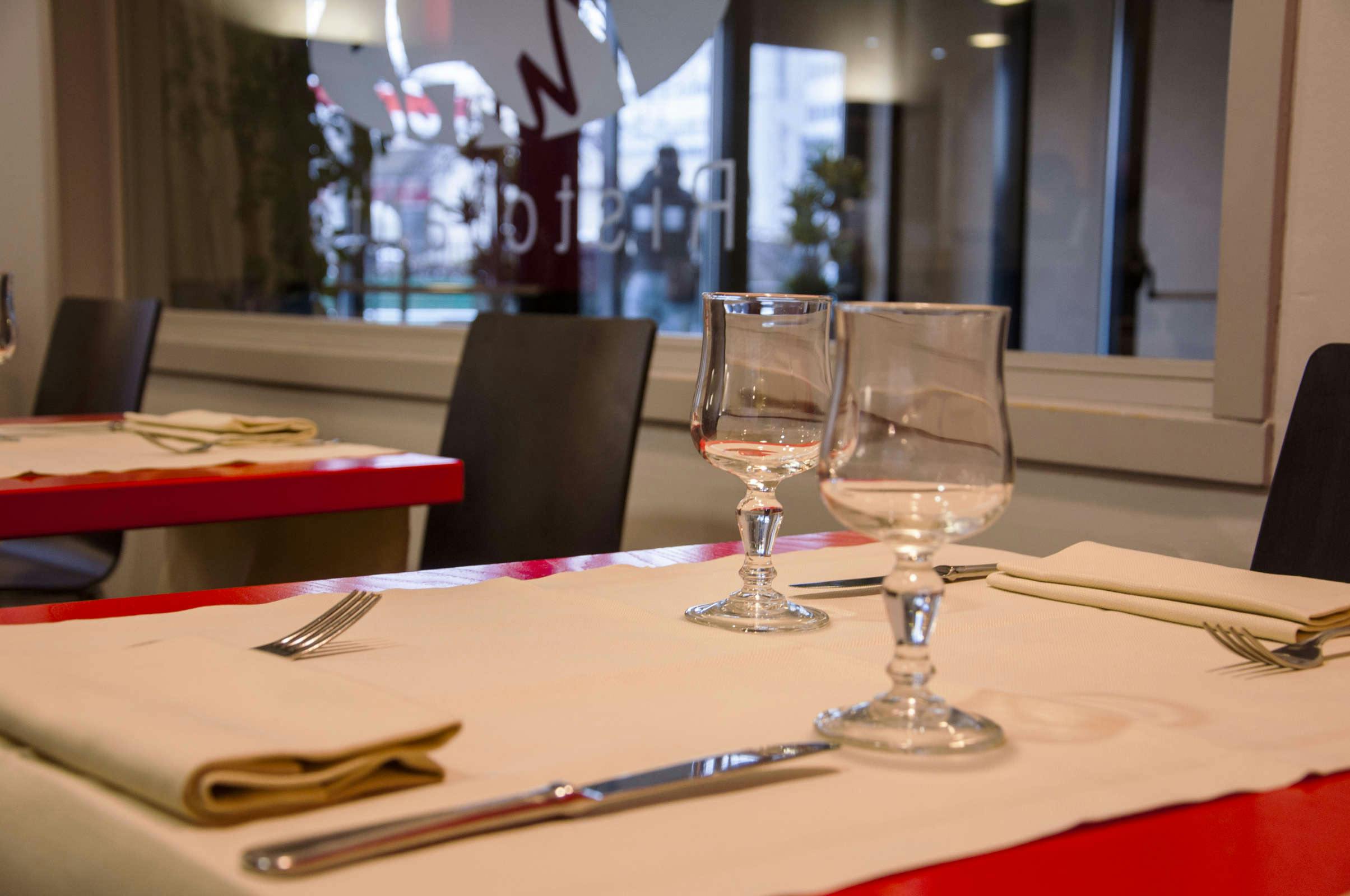 Hotel IH Hotels Milano Lorenteggio photo 4