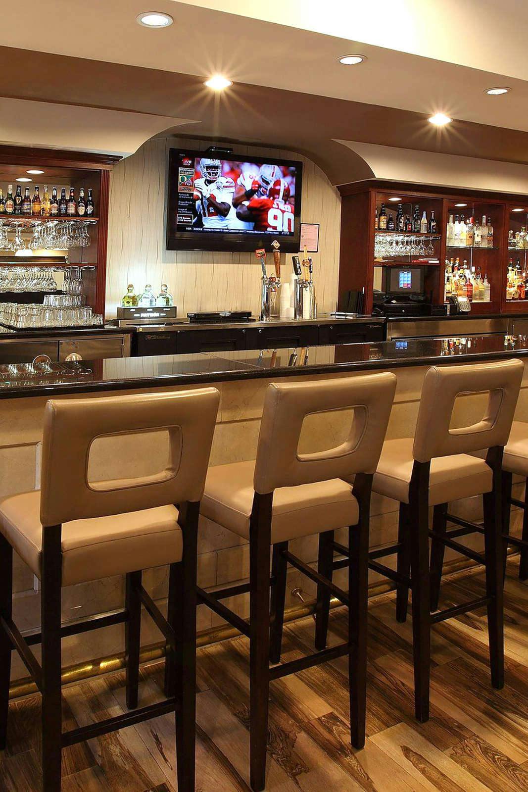 Hotel Doubletree By Hilton Claremont photo 5