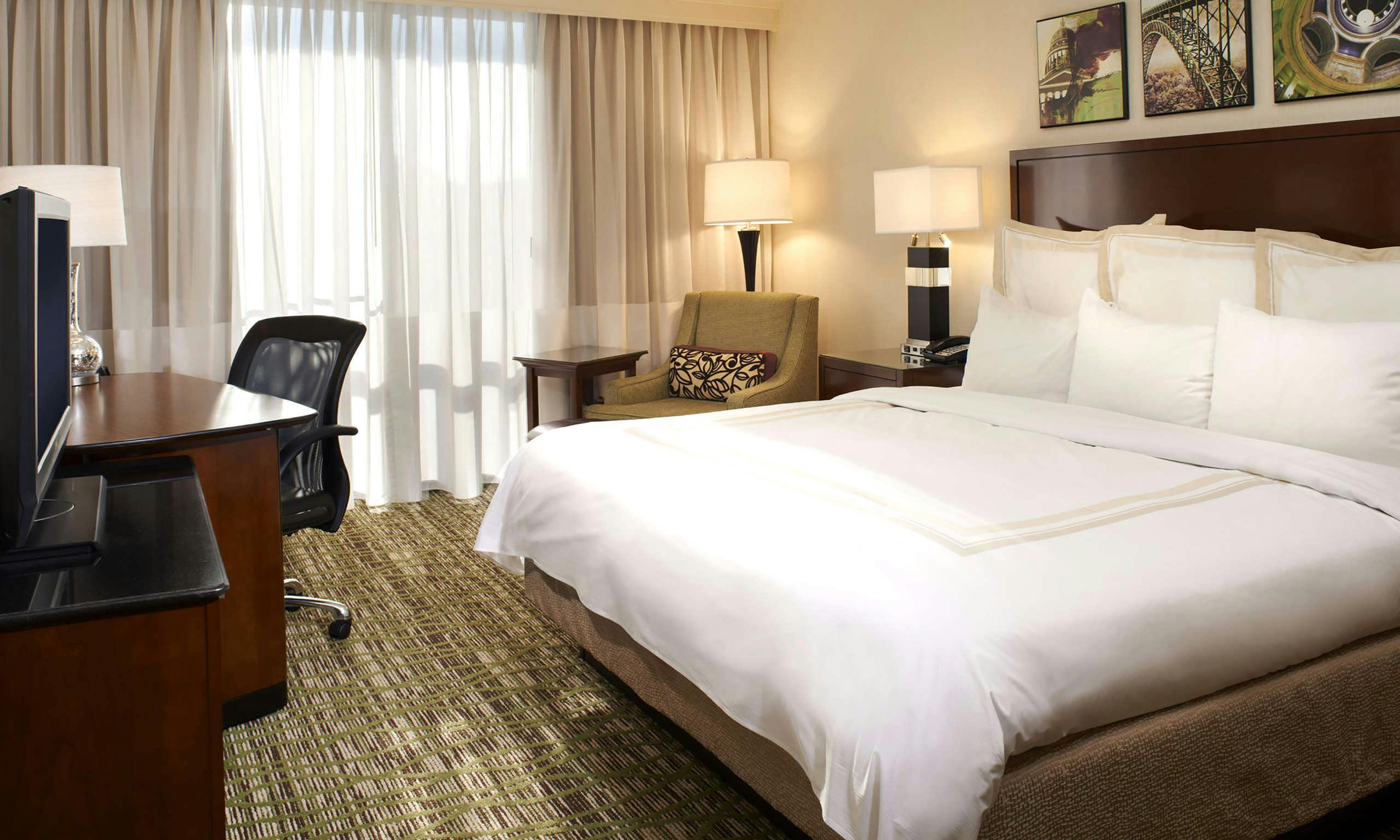 Hotel Charleston Marriott Town Center photo 1