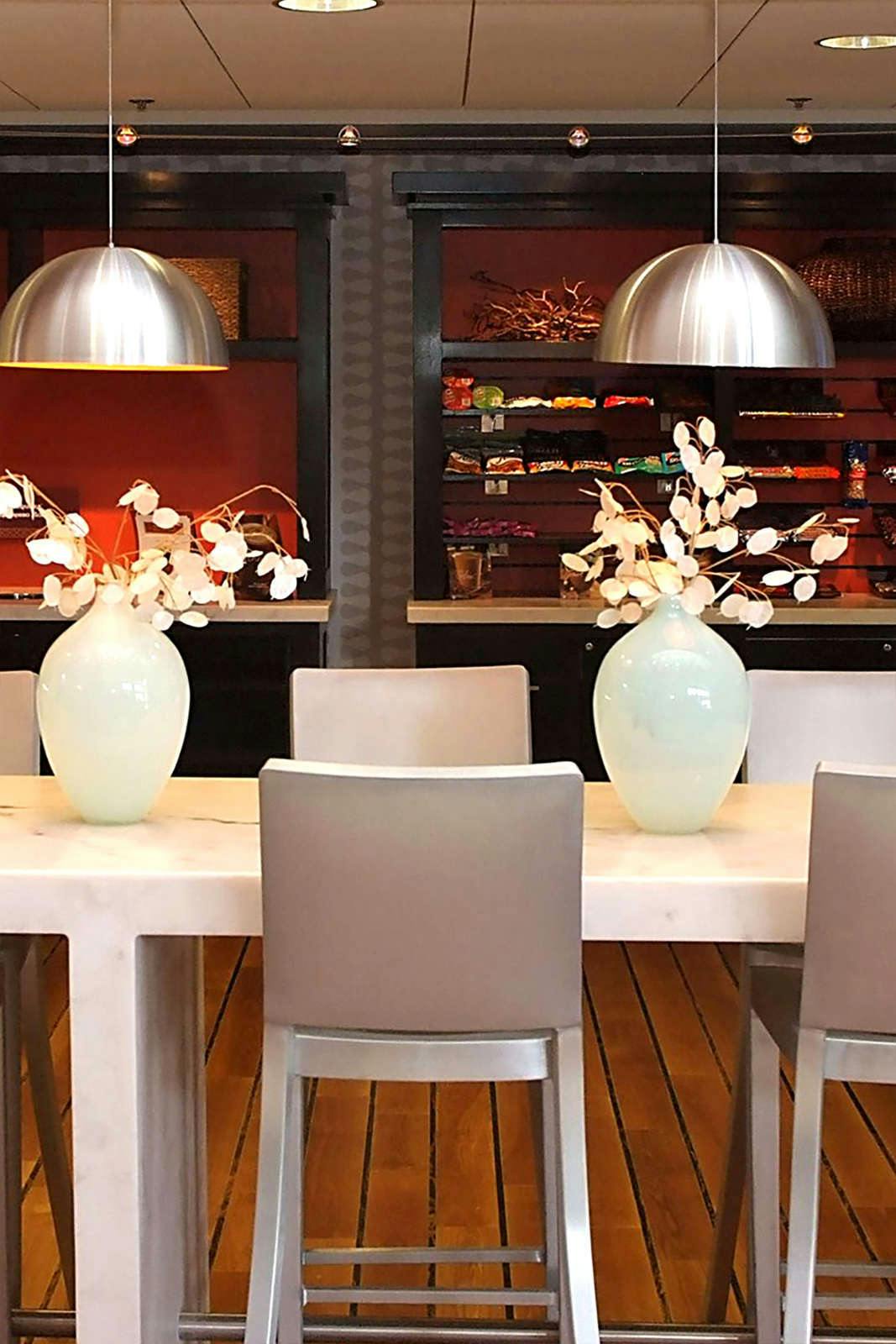 Hotel Embassy Suites Detroit Metro Airport photo 5