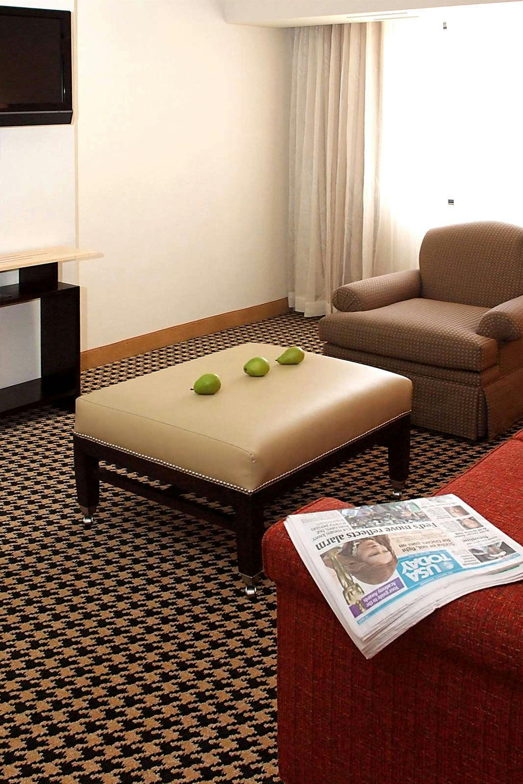 Hotel Embassy Suites Detroit Metro Airport photo 2