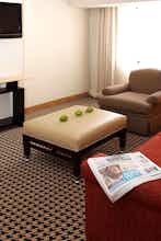 Hotel EMBASSY SUITES DETROIT METRO AIRPORT photo 2