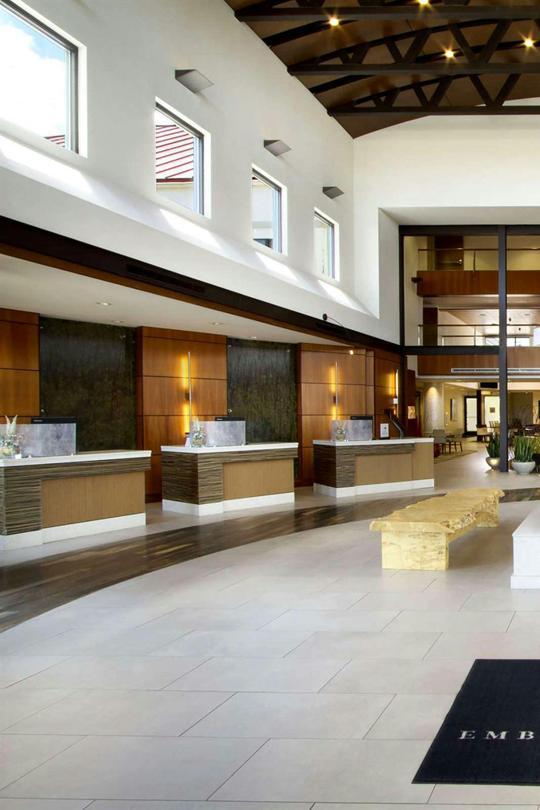 Hotel Embassy Suites Detroit Metro Airport photo 4