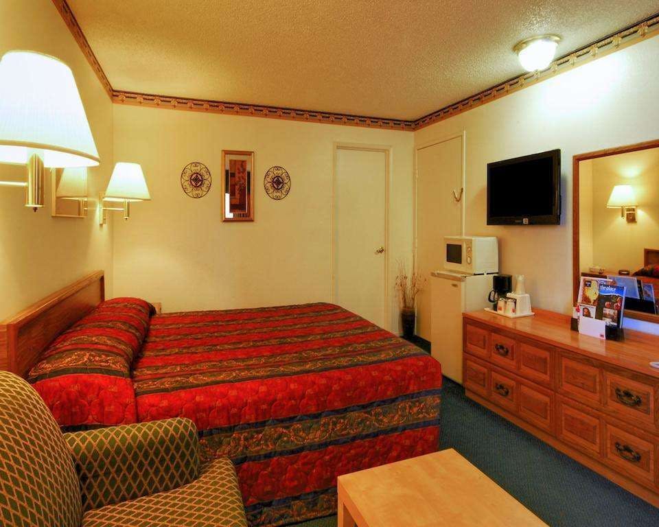 Hotel Econo Lodge North photo 3