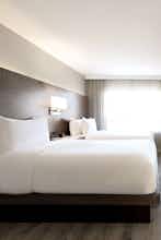 Hotel Embassy Suites by Hilton Toronto Airport photo 2