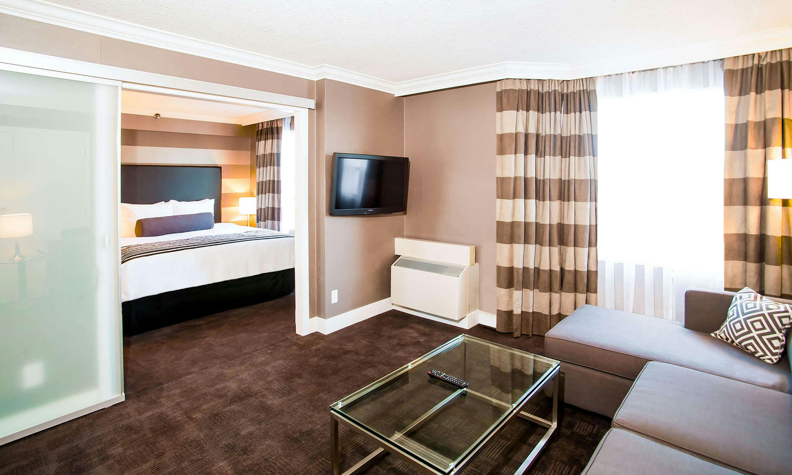 Hotel Sandman Signature Mississauga Hotel photo 1