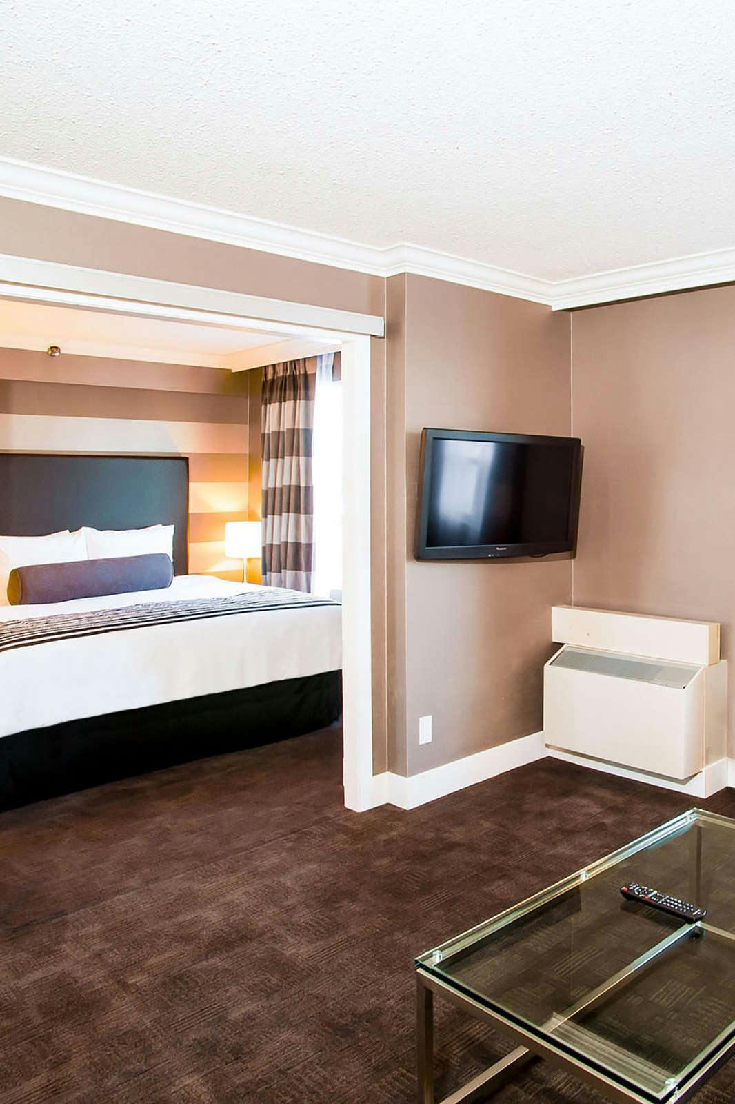 Hotel Sandman Signature Mississauga Hotel photo 3