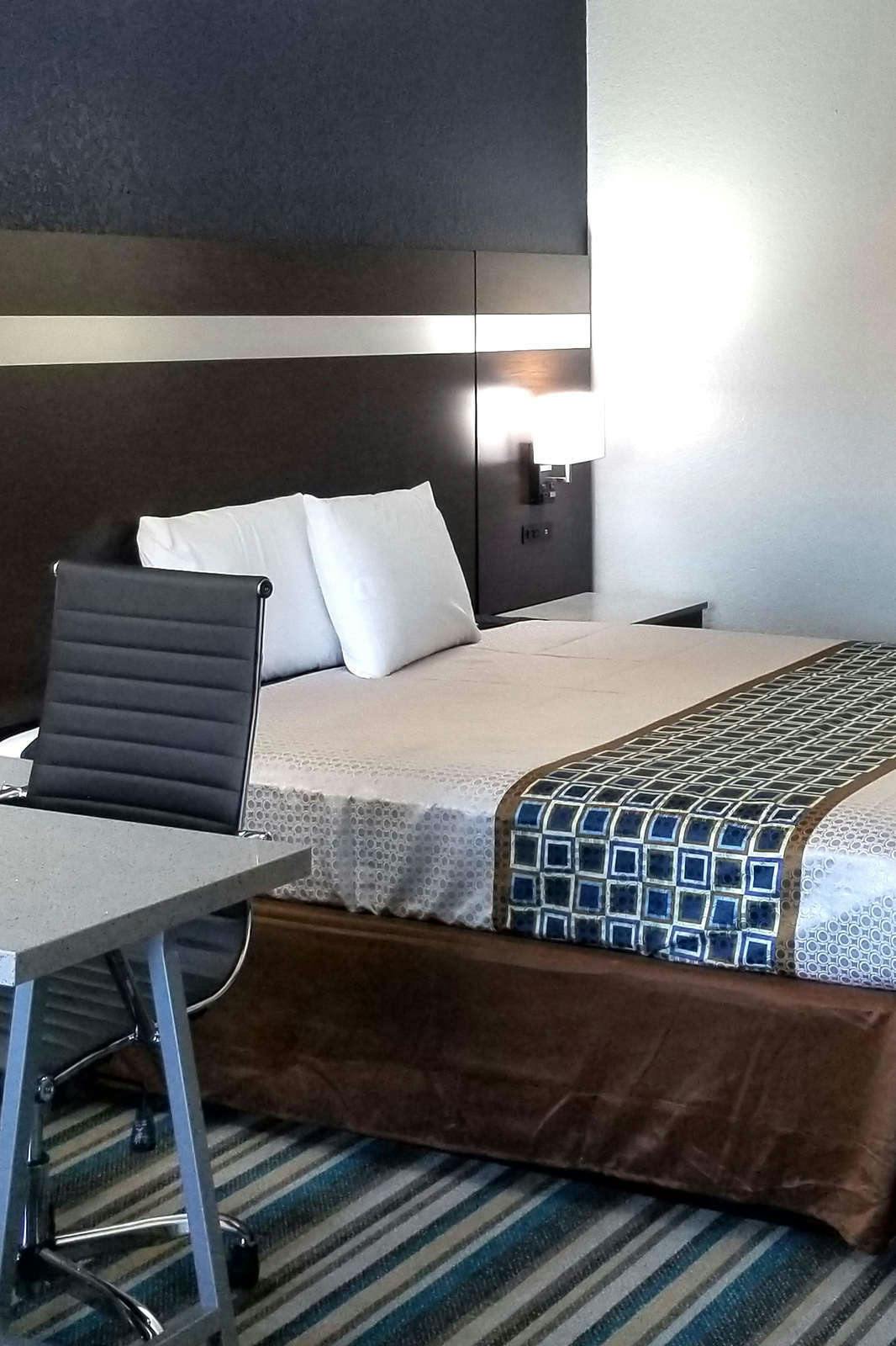 Hotel HomeBridge Inn and Suites photo 3