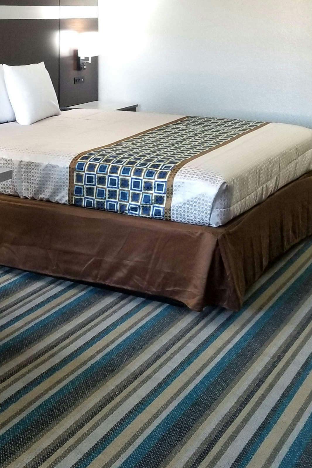 Hotel HomeBridge Inn and Suites photo 2