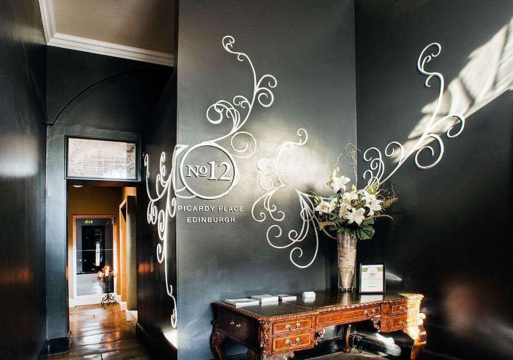 Rooms & Suites Picardy Place