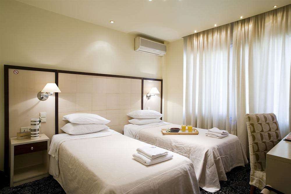 Piraeus City Hotel