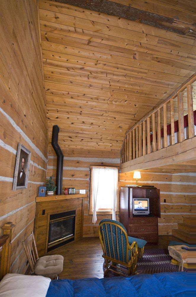 Galena Log Cabin Getaway Dubuque Hoteltonight